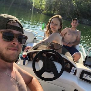 Meet your Posher, Chloe